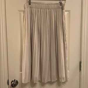 GAP Petite Pleated Midi Skirt